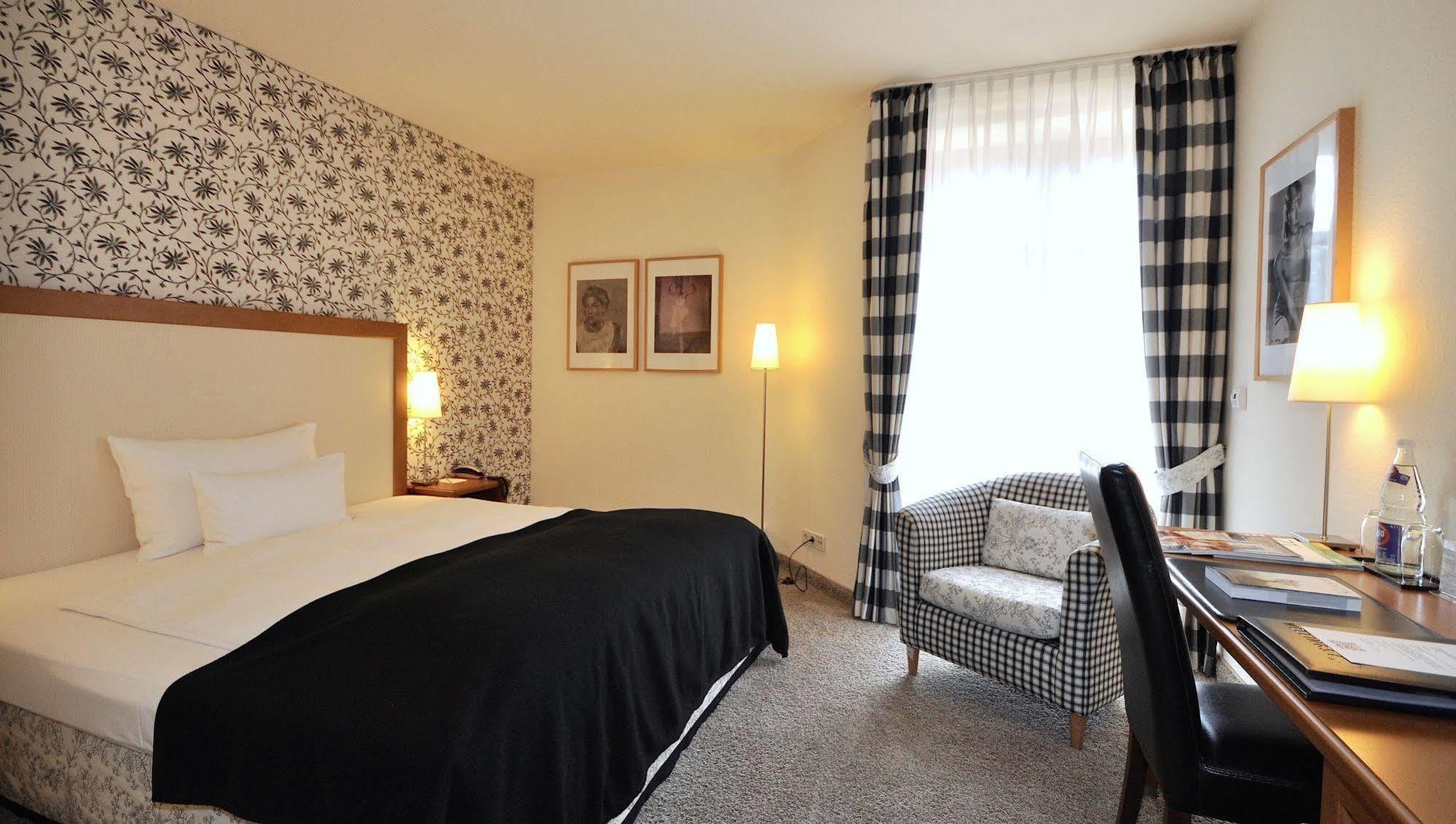 מוארס Wellings Romantik Hotel Zur Linde מראה חיצוני תמונה