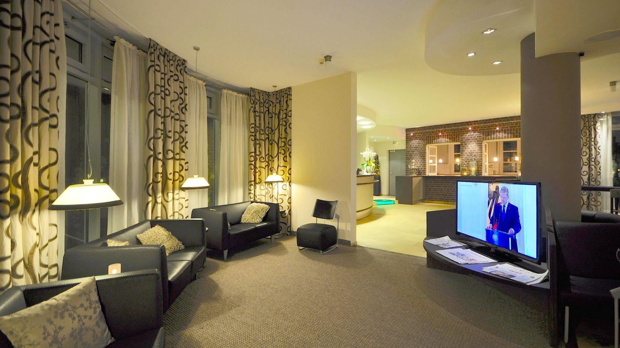 מוארס Wellings Romantik Hotel Zur Linde מראה חיצוני תמונה