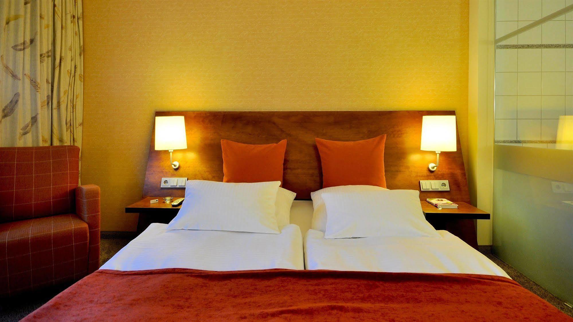 מוארס Wellings Romantik Hotel Zur Linde מראה חיצוני תמונה