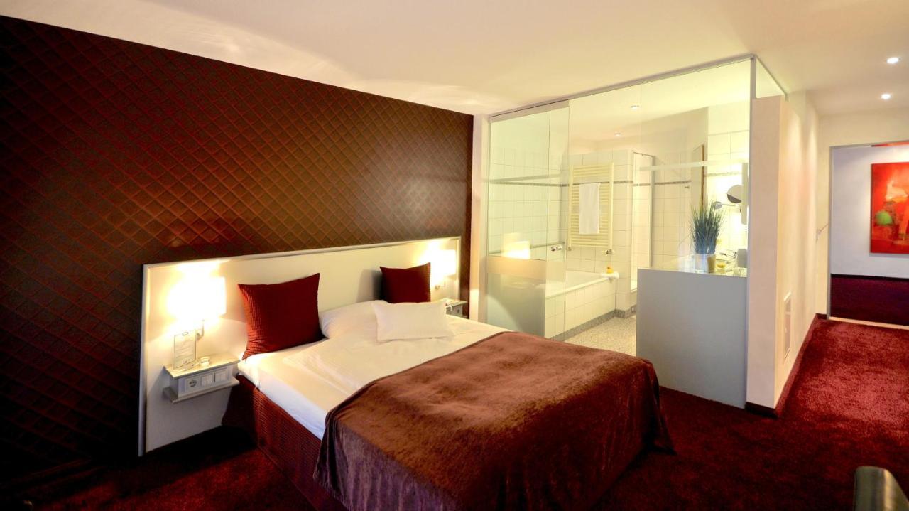 מוארס Wellings Romantik Hotel Zur Linde מראה חיצוני תמונה